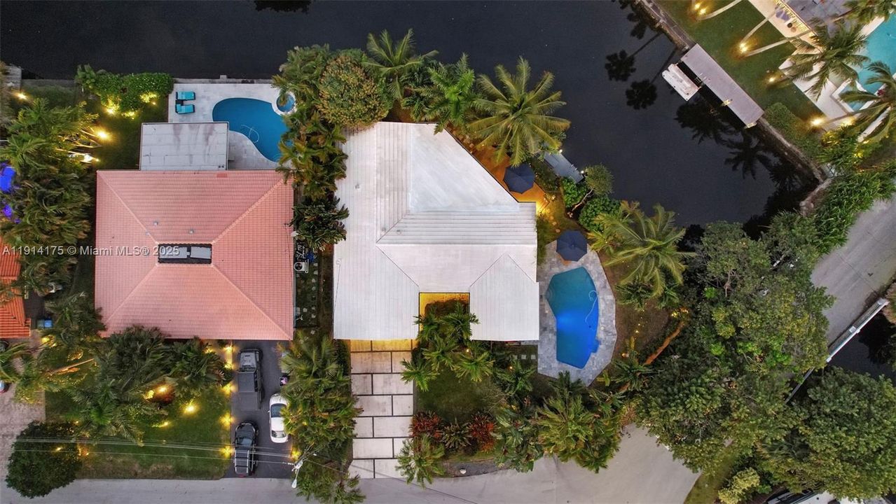 待售: $1,099,999 (3 贝兹, 2 浴室, 1906 平方英尺)