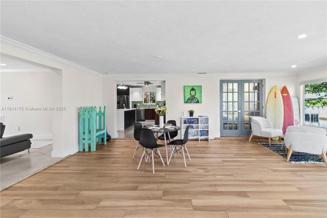 待售: $1,099,999 (3 贝兹, 2 浴室, 1906 平方英尺)