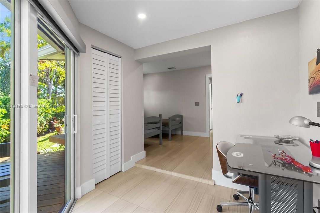 待售: $1,099,999 (3 贝兹, 2 浴室, 1906 平方英尺)