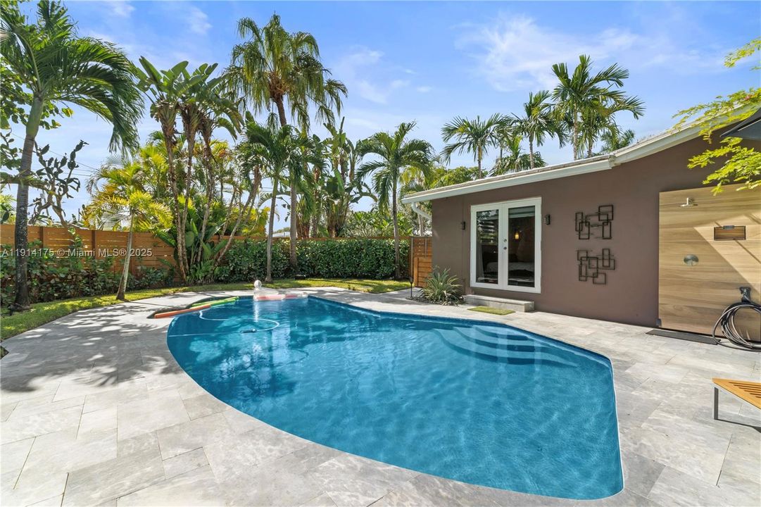 待售: $1,099,999 (3 贝兹, 2 浴室, 1906 平方英尺)