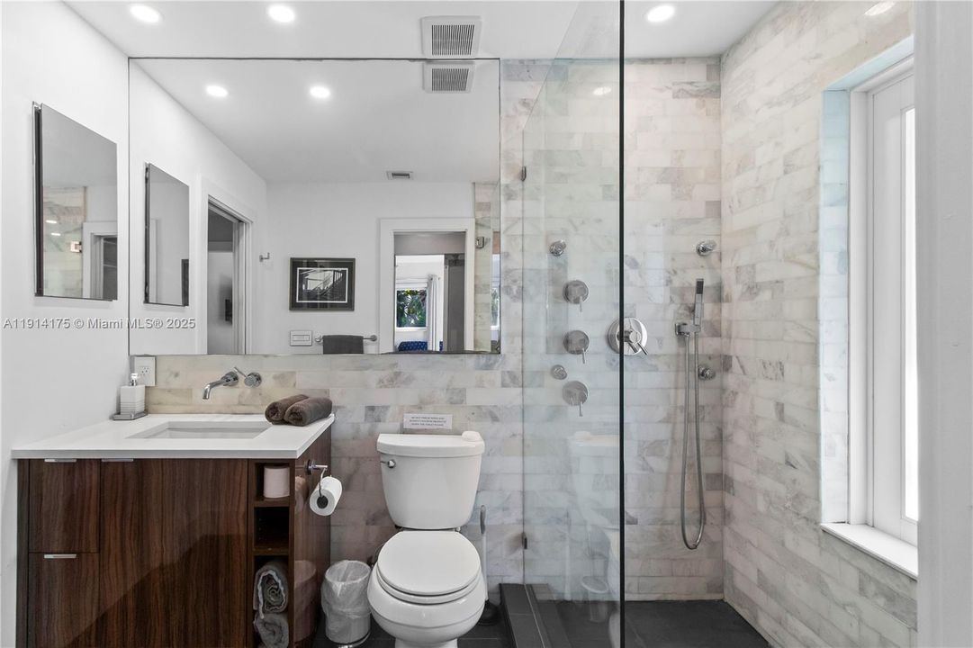 待售: $1,099,999 (3 贝兹, 2 浴室, 1906 平方英尺)