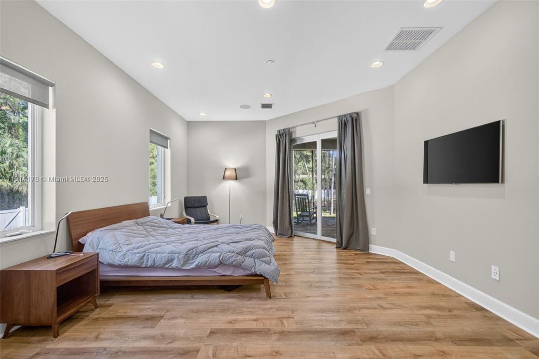 For Rent: $6,500 (4 beds, 3 baths, 3231 Square Feet)