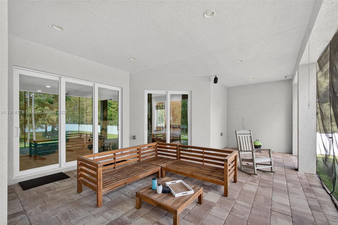 For Rent: $6,500 (4 beds, 3 baths, 3231 Square Feet)