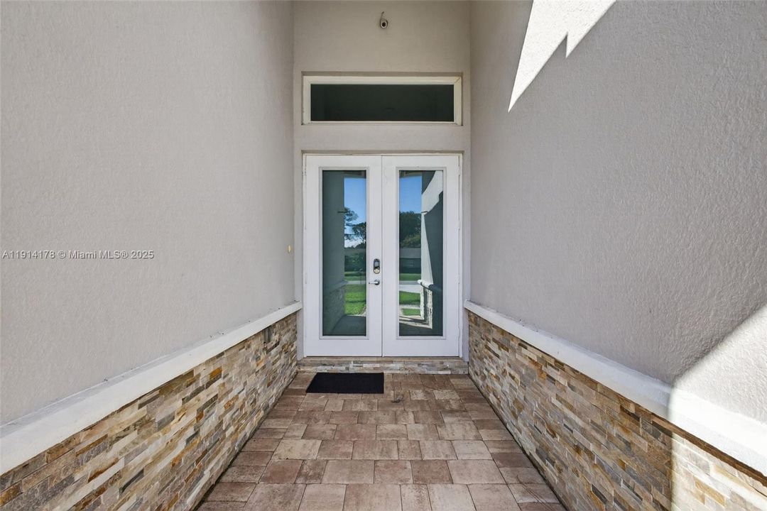 For Rent: $6,500 (4 beds, 3 baths, 3231 Square Feet)