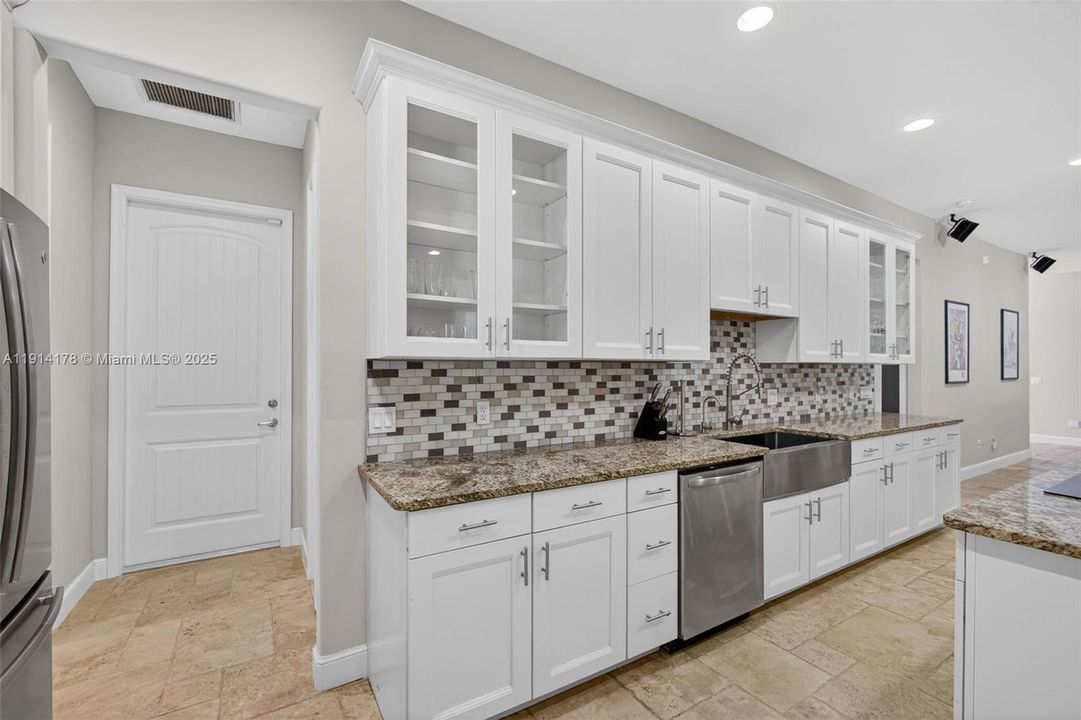 For Rent: $6,500 (4 beds, 3 baths, 3231 Square Feet)