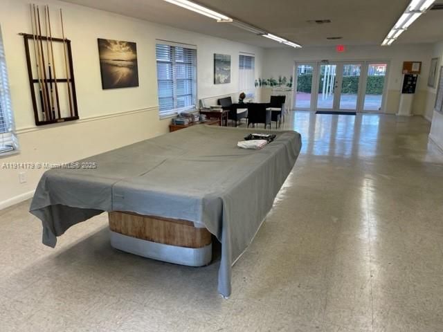 For Rent: $2,200 (2 beds, 2 baths, 984 Square Feet)