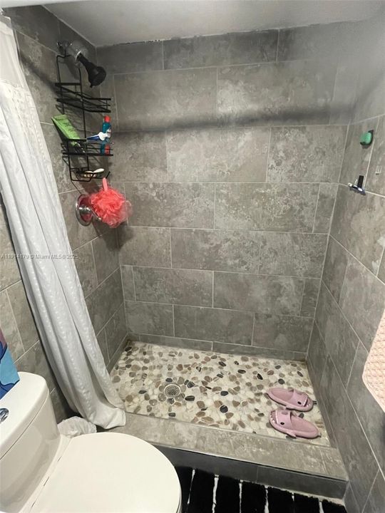 For Rent: $2,200 (2 beds, 2 baths, 984 Square Feet)