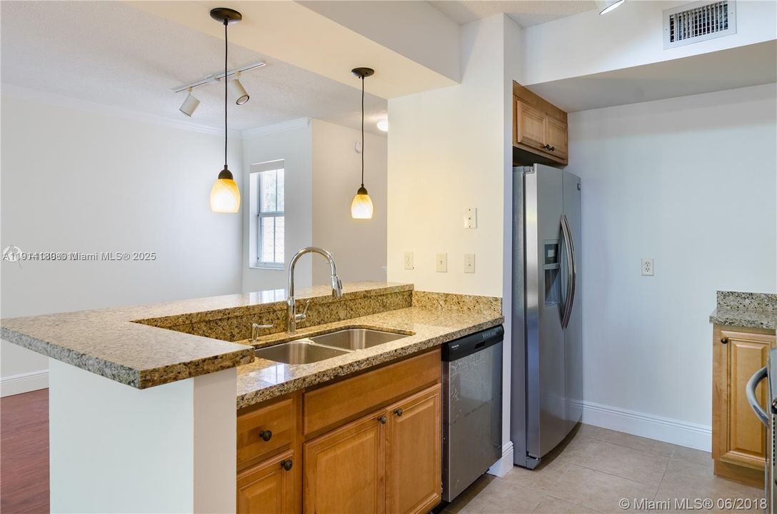 En Renta: $2,999 (3 camas, 2 baños, 1450 Pies cuadrados)