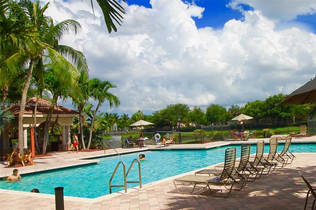 En Renta: $2,999 (3 camas, 2 baños, 1450 Pies cuadrados)