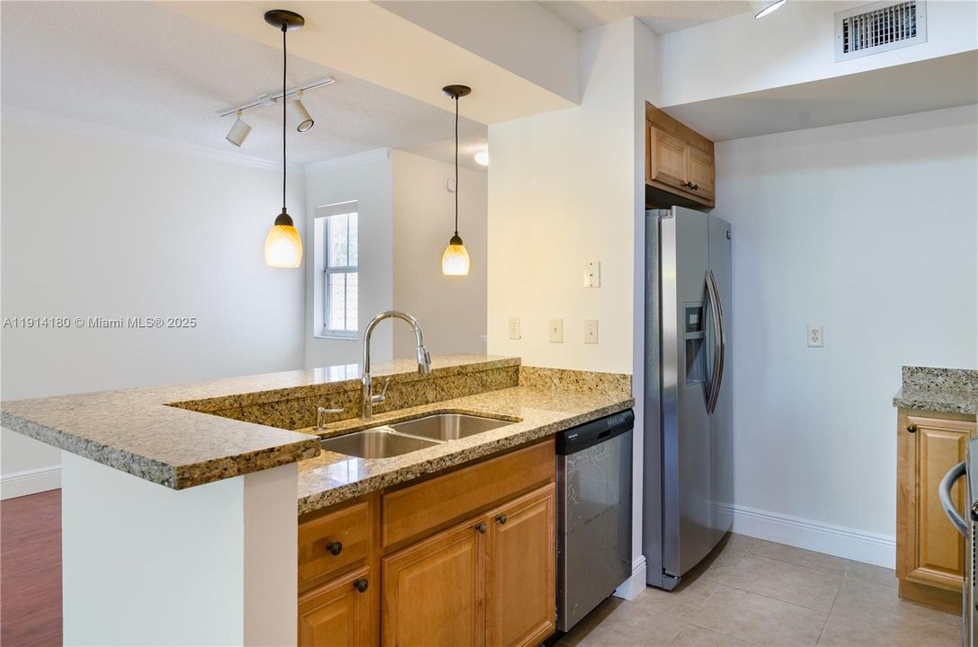 En Renta: $2,999 (3 camas, 2 baños, 1450 Pies cuadrados)