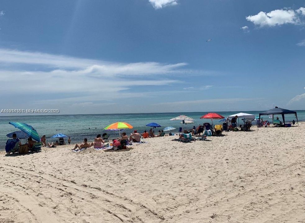 Active With Contract: $1,750 (1 beds, 1 baths, 548 Square Feet)