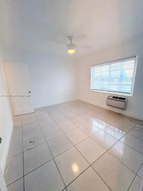 Active With Contract: $1,750 (1 beds, 1 baths, 548 Square Feet)