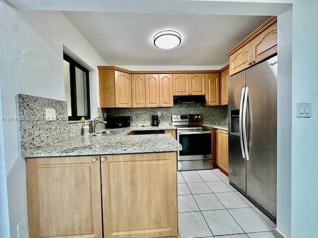 На продажу: $315,000 (3 спален, 2 ванн, 1006 Квадратных фут)