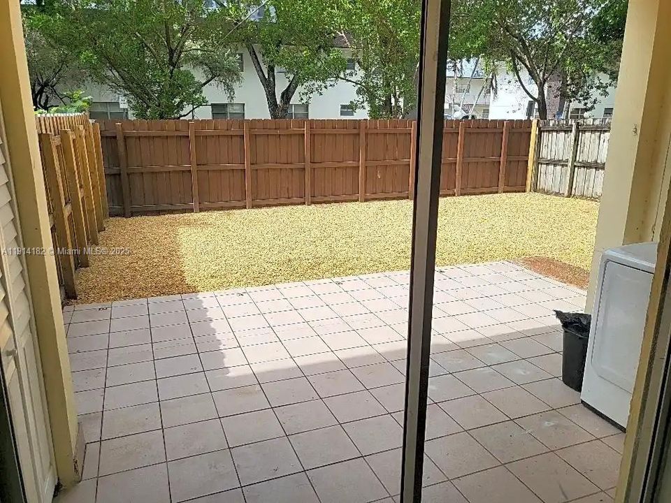 На продажу: $315,000 (3 спален, 2 ванн, 1006 Квадратных фут)