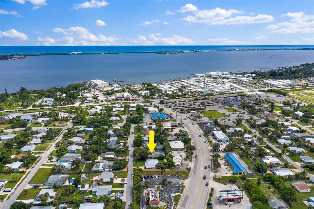 Active With Contract: $325,000 (2 beds, 1 baths, 1438 Square Feet)