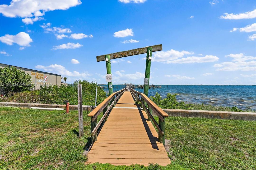 Active With Contract: $325,000 (2 beds, 1 baths, 1438 Square Feet)