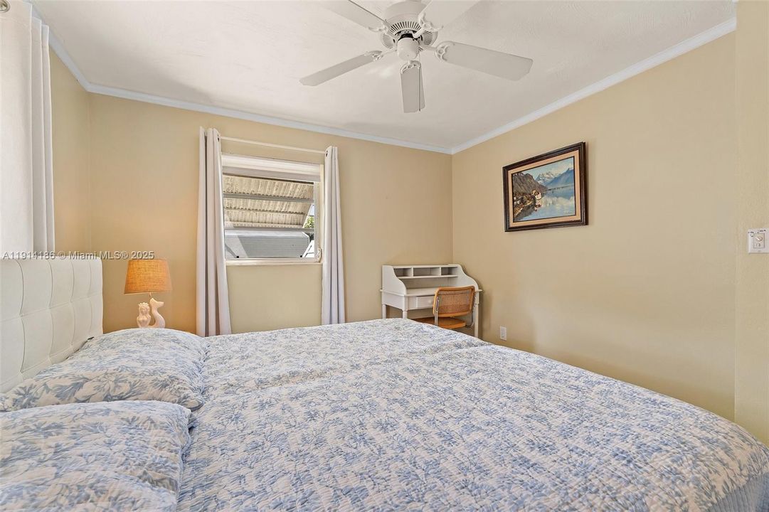 Active With Contract: $325,000 (2 beds, 1 baths, 1438 Square Feet)