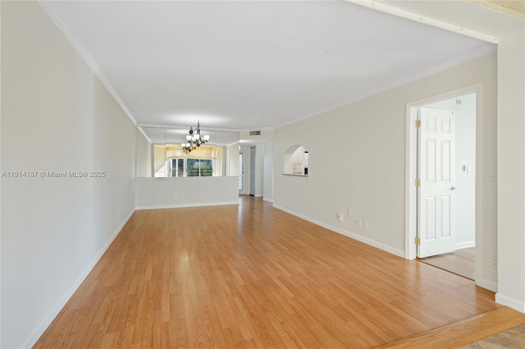 Active With Contract: $2,550 (3 beds, 2 baths, 1155 Square Feet)