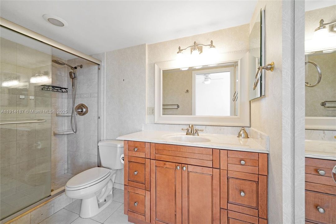 Active With Contract: $2,550 (3 beds, 2 baths, 1155 Square Feet)