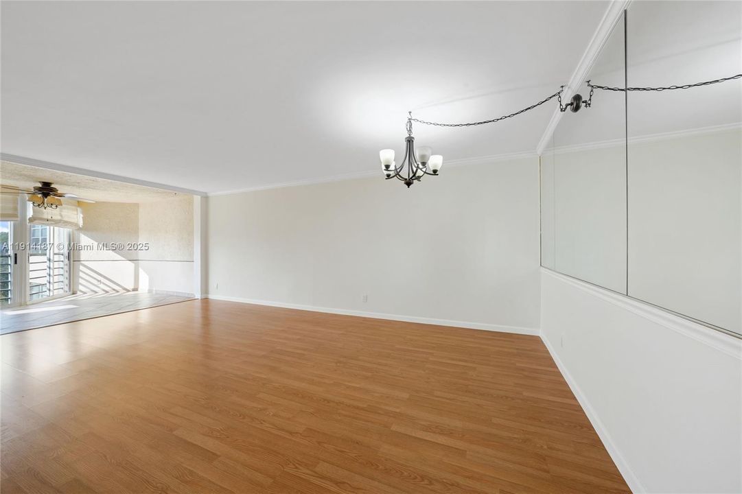 Active With Contract: $2,550 (3 beds, 2 baths, 1155 Square Feet)