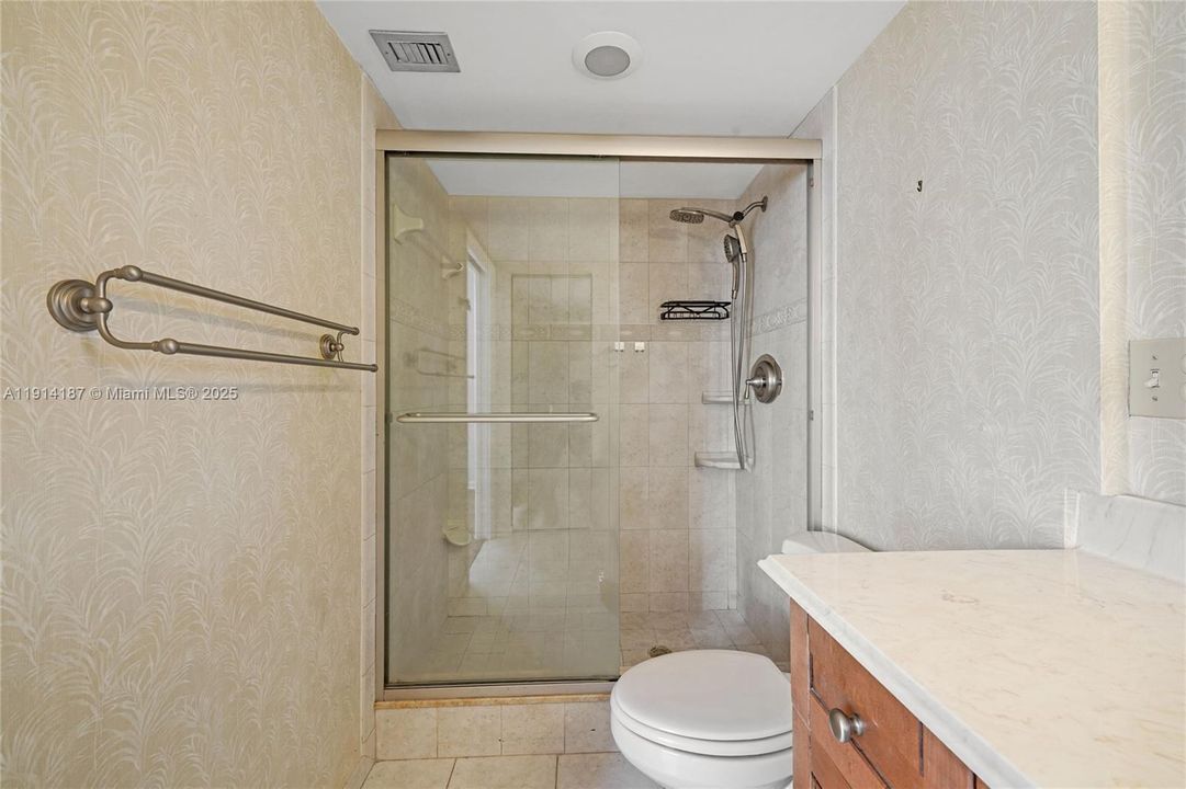 Active With Contract: $2,550 (3 beds, 2 baths, 1155 Square Feet)