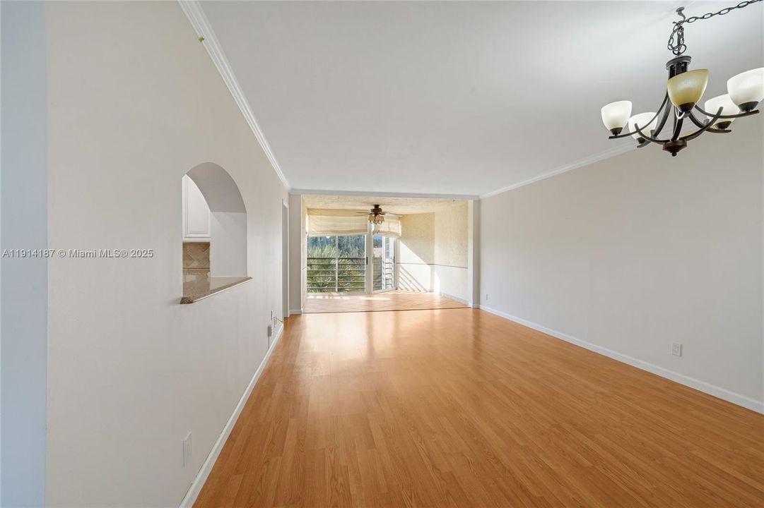 Active With Contract: $2,550 (3 beds, 2 baths, 1155 Square Feet)