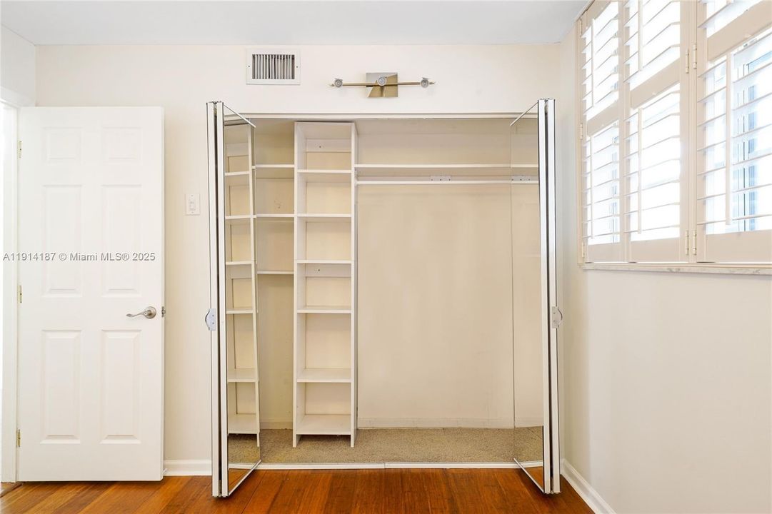 Active With Contract: $2,550 (3 beds, 2 baths, 1155 Square Feet)