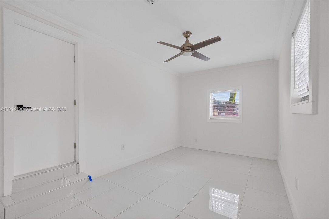 En Renta: $5,200 (3 camas, 1 baños, 1427 Pies cuadrados)