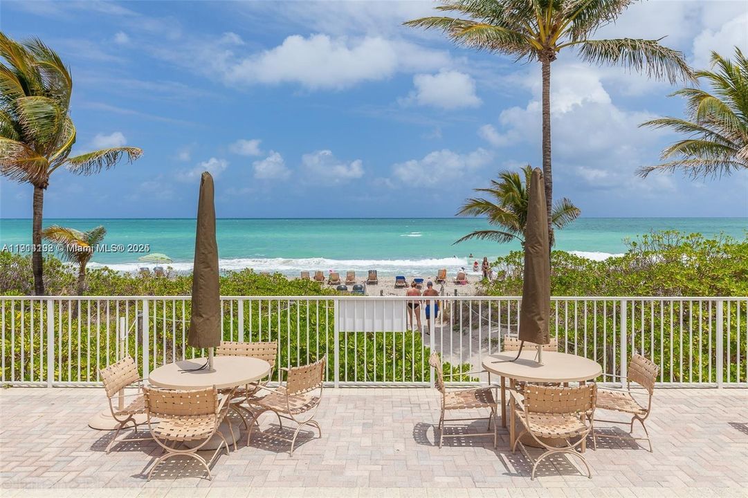 For Rent: $2,600 (1 beds, 1 baths, 798 Square Feet)