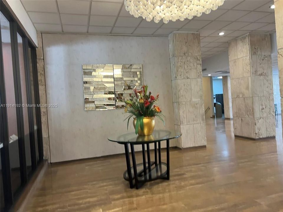 For Rent: $2,600 (1 beds, 1 baths, 798 Square Feet)