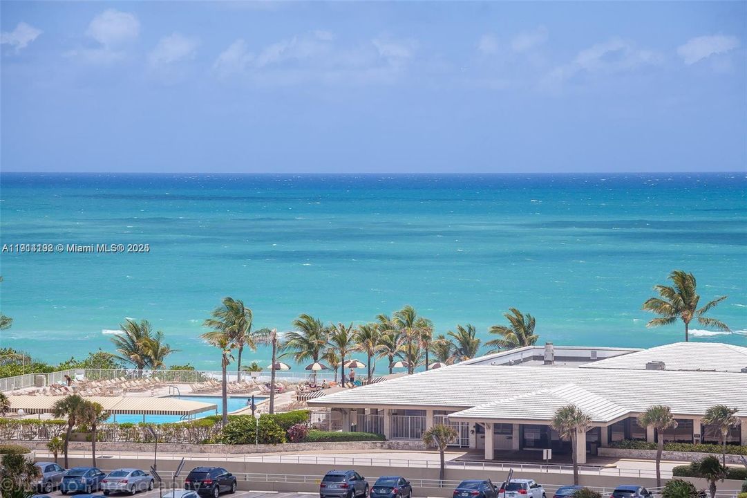 For Rent: $2,600 (1 beds, 1 baths, 798 Square Feet)