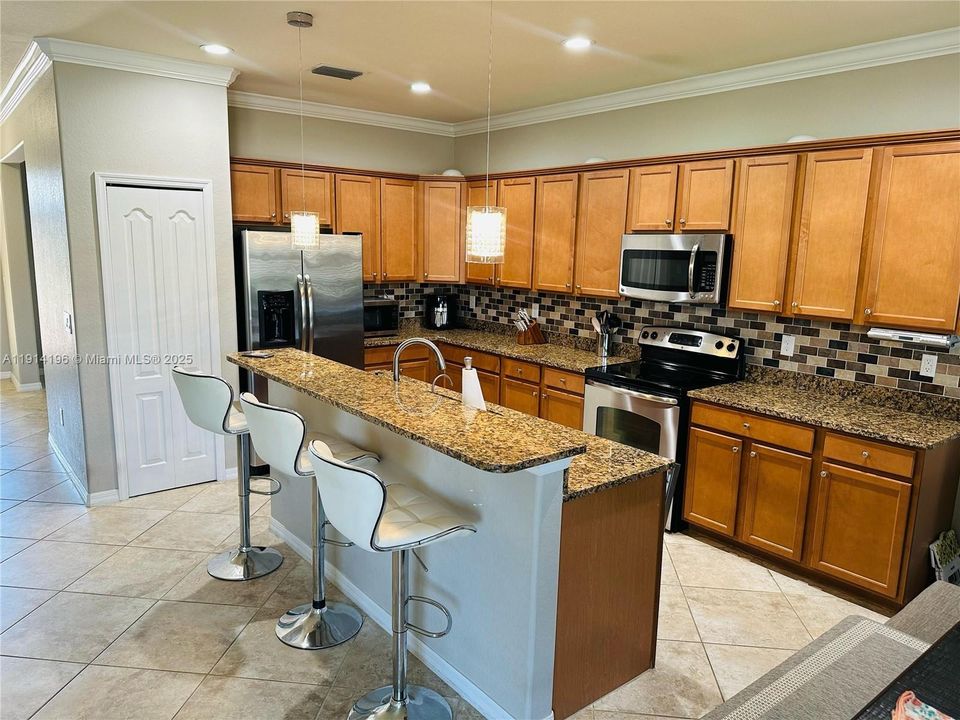 For Rent: $3,500 (4 beds, 3 baths, 2606 Square Feet)