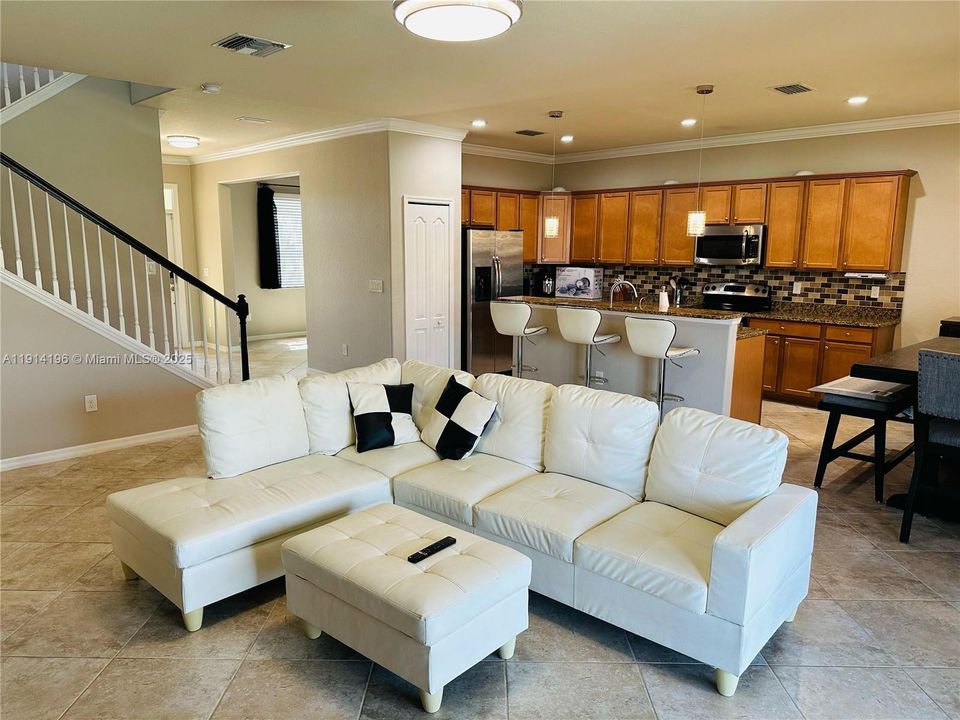 For Rent: $3,500 (4 beds, 3 baths, 2606 Square Feet)