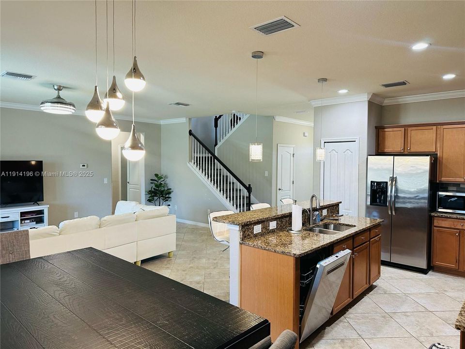 For Rent: $3,500 (4 beds, 3 baths, 2606 Square Feet)