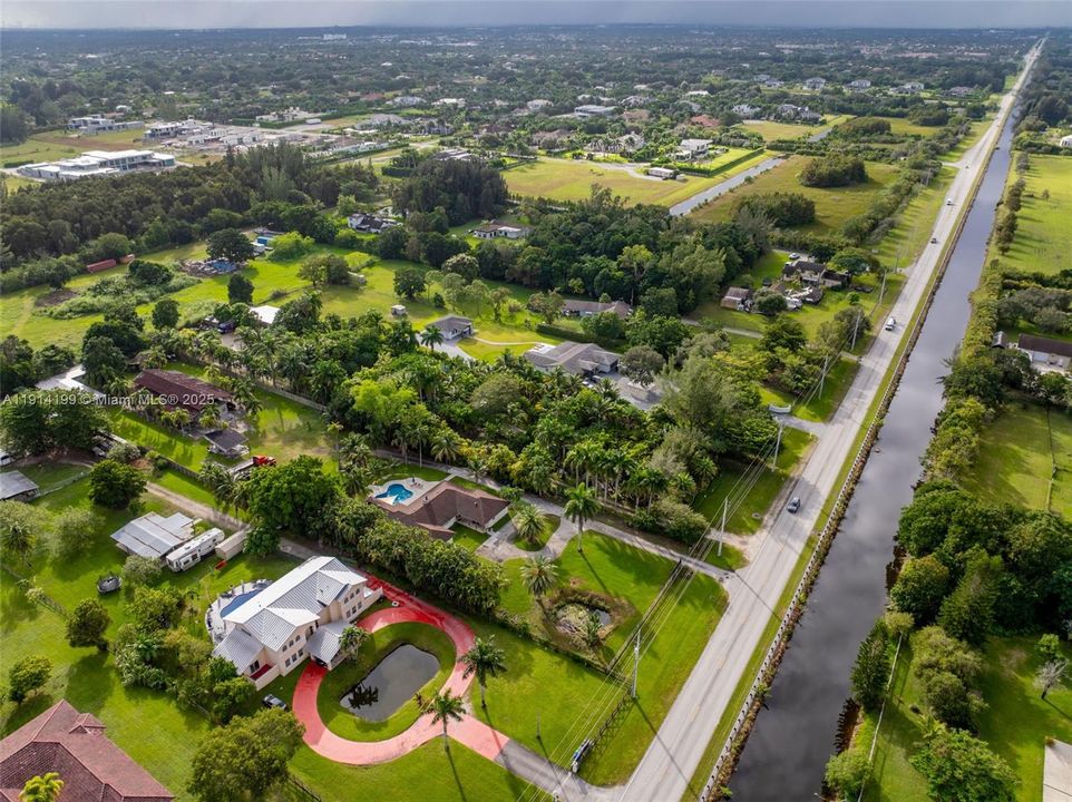 En Venta: $1,690,000 (4 camas, 3 baños, 2998 Pies cuadrados)