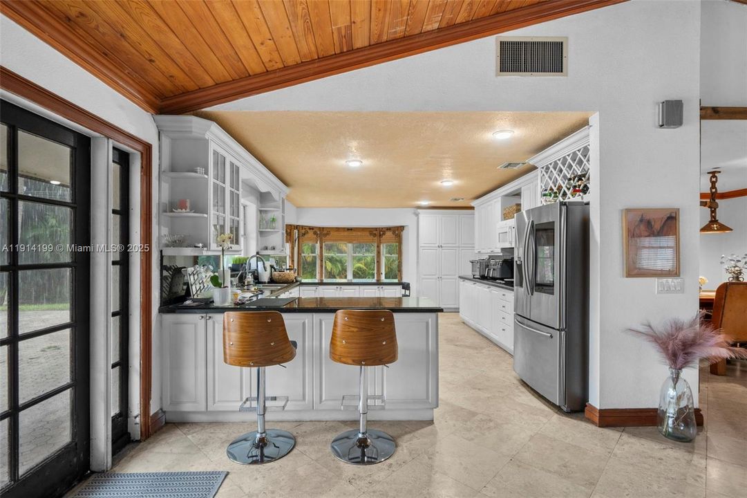 En Venta: $1,690,000 (4 camas, 3 baños, 2998 Pies cuadrados)