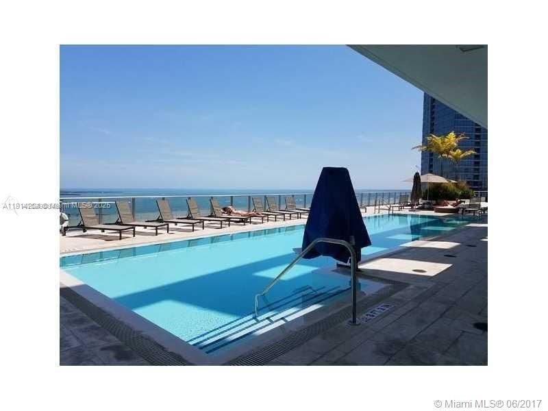 Recently Sold: $570,000 (1 beds, 1 baths, 696 Square Feet)