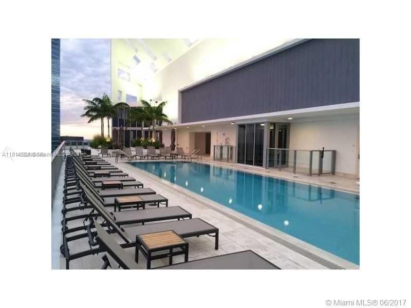 Recently Sold: $570,000 (1 beds, 1 baths, 696 Square Feet)