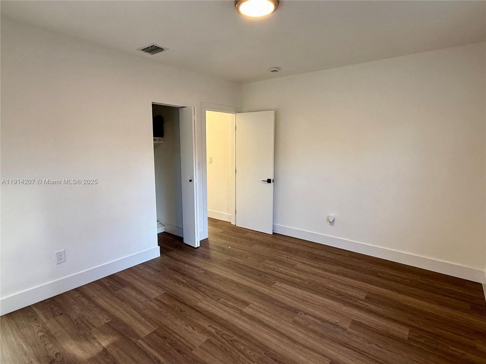 Recently Rented: $2,050 (2 beds, 1 baths, 745 Square Feet)