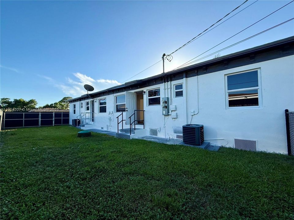 Recently Rented: $2,050 (2 beds, 1 baths, 745 Square Feet)