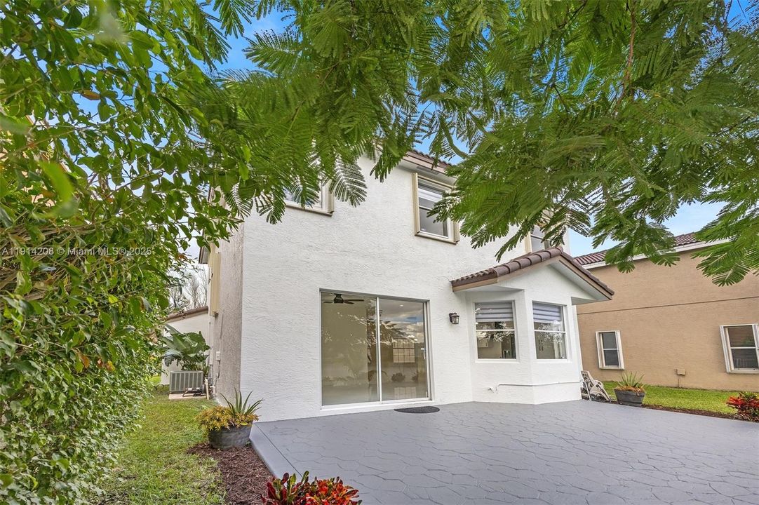 Active With Contract: $719,999 (4 beds, 2 baths, 2046 Square Feet)