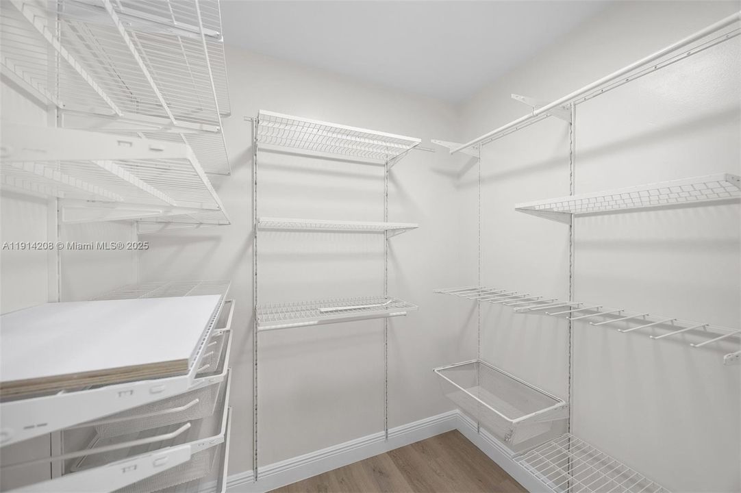 Active With Contract: $719,999 (4 beds, 2 baths, 2046 Square Feet)