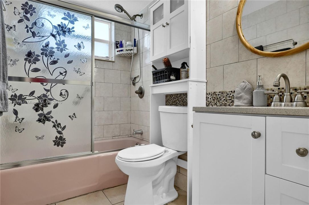 For Sale: $275,000 (2 beds, 1 baths, 680 Square Feet)