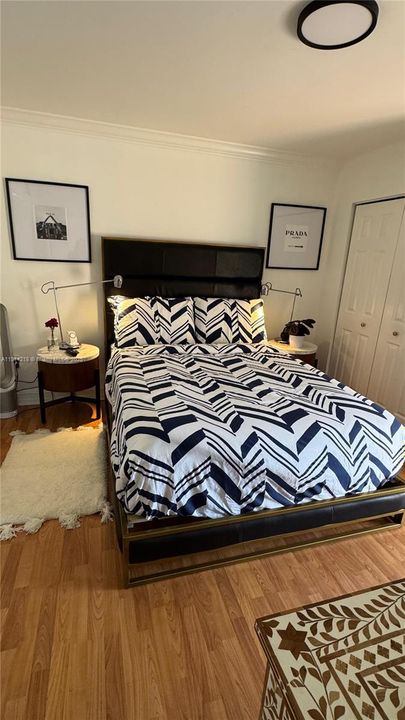 For Sale: $249,999 (1 beds, 1 baths, 715 Square Feet)