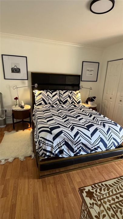 For Sale: $249,999 (1 beds, 1 baths, 715 Square Feet)