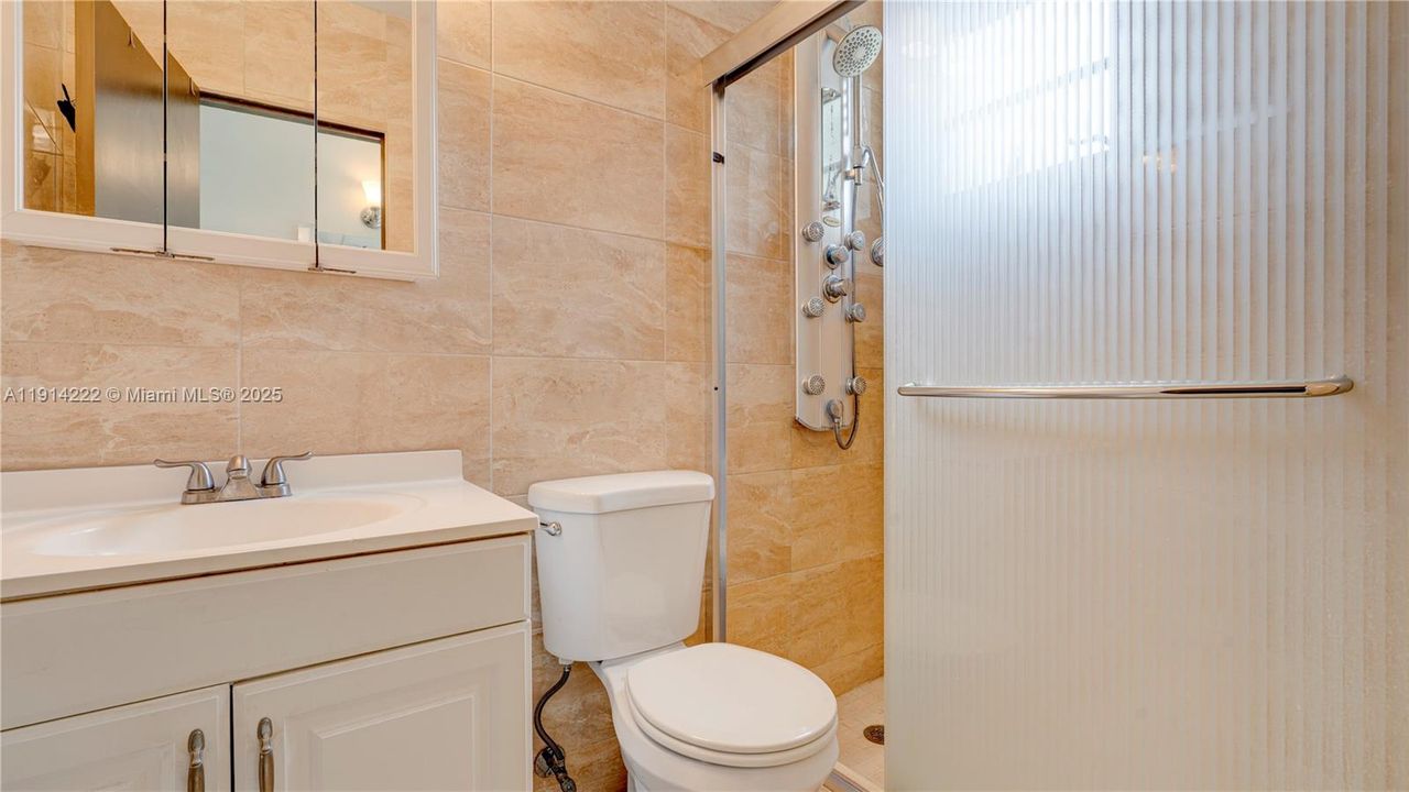 For Sale: $93,500 (1 beds, 1 baths, 688 Square Feet)