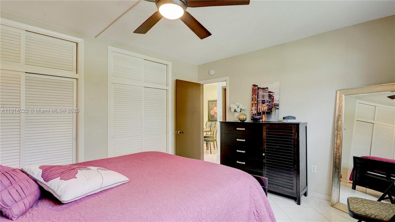 For Sale: $93,500 (1 beds, 1 baths, 688 Square Feet)