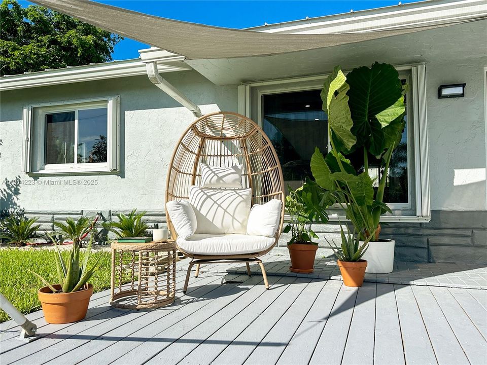 En Venta: $799,000 (4 camas, 3 baños, 1614 Pies cuadrados)