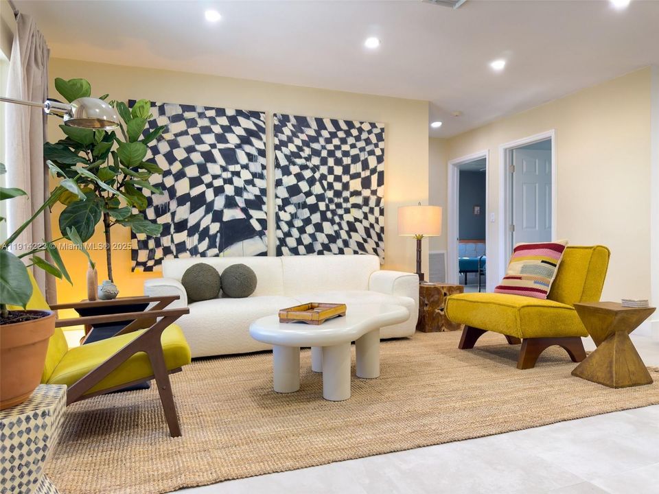 En Venta: $799,000 (4 camas, 3 baños, 1614 Pies cuadrados)