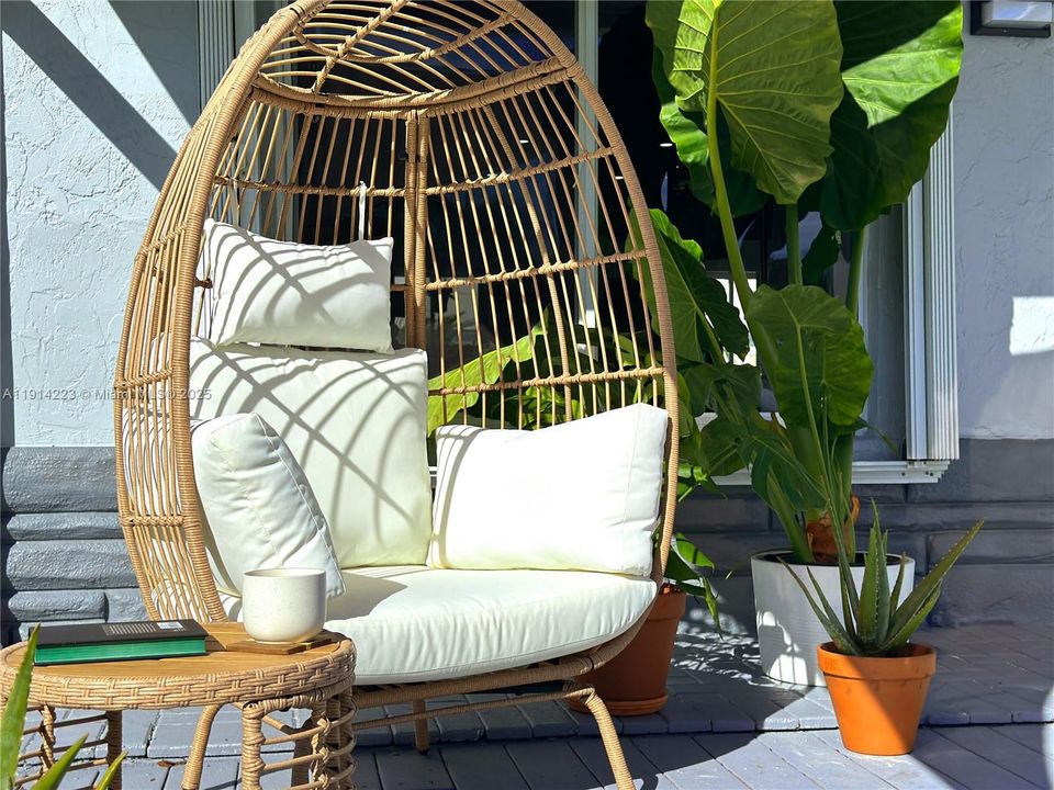 En Venta: $799,000 (4 camas, 3 baños, 1614 Pies cuadrados)